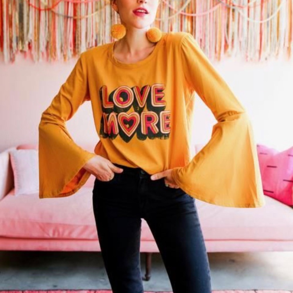 Brand New! Dazey LA “Love More” bell sleeve S/M
